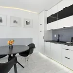 Charming In With Parking By Renters Sopot