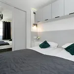 Charming In With Parking By Renters *