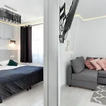 Apartment Charming In With Parking By Renters *