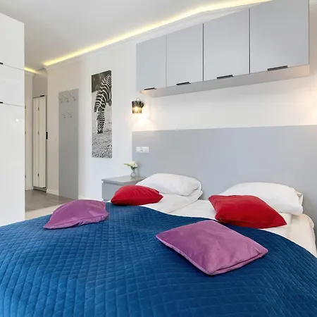 Charming In With Parking By Renters Apartmán *