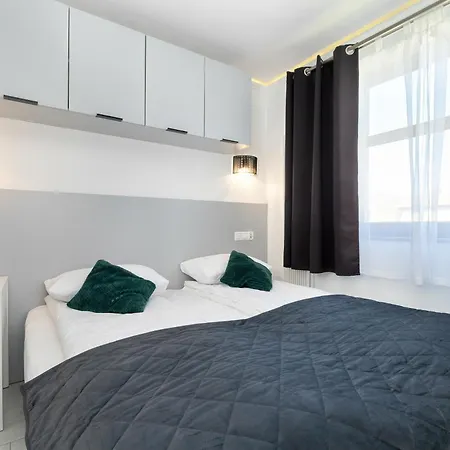 Charming In With Parking By Renters Apartmán